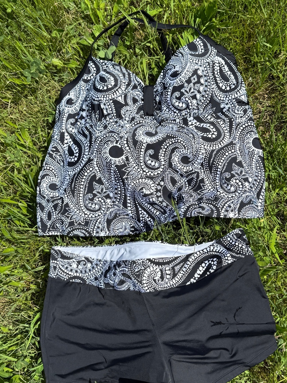 Black & White Paisley Tankini Top and Matching Shorts - 3X